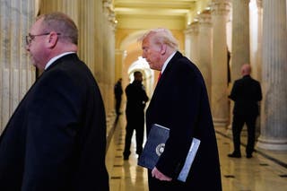 Trump shares D.C. plane crash theory as he goes off script at National Prayer Breakfast: Live 2 U S President Trump attends the annual National Prayer Breakfast at the U S Capitol 4nioe1b6